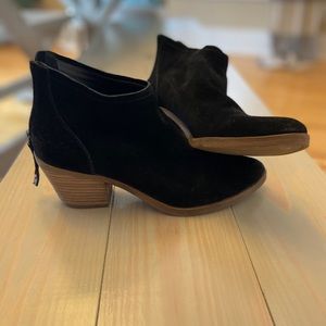 Dolce Vita suede booties